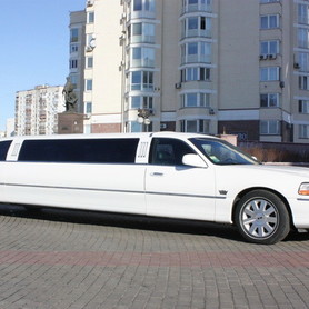 044 Лімузин Lincoln Town Car 120 NEW - авто на весілля у Києві - портфоліо 1