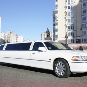 044 Лімузин Lincoln Town Car 120 NEW - авто на весілля у Києві - портфоліо 2