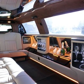 044 Лімузин Lincoln Town Car 120 NEW - авто на весілля у Києві - портфоліо 5