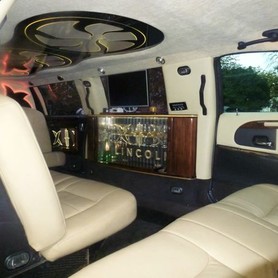 046 Лімузин Lincoln Town Car 120 ванільний - авто на весілля у Києві - портфоліо 5