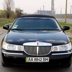 051 Лімузин Lincoln Town Car чорний - авто на весілля у Києві - портфоліо 2