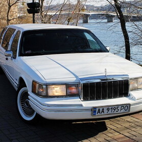 052 Лімузин Lincoln Town Car - авто на весілля у Києві - портфоліо 2