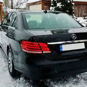 110 Mercedes W212 E200 - авто на весілля у Києві - портфоліо 3