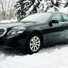 110 Mercedes W212 E200 - авто на весілля у Києві - портфоліо 2