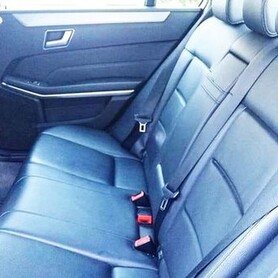 110 Mercedes W212 E200 - авто на весілля у Києві - портфоліо 4