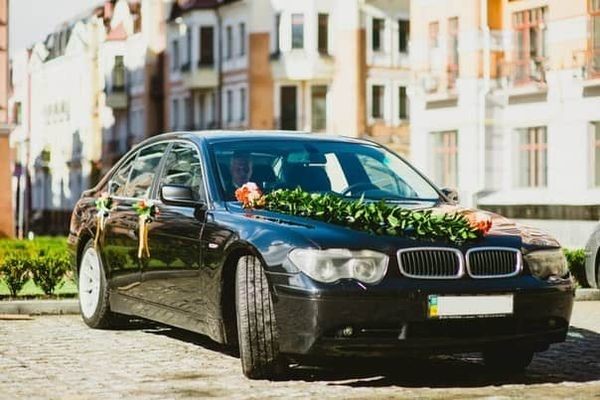 118 BMW 745L чорний 