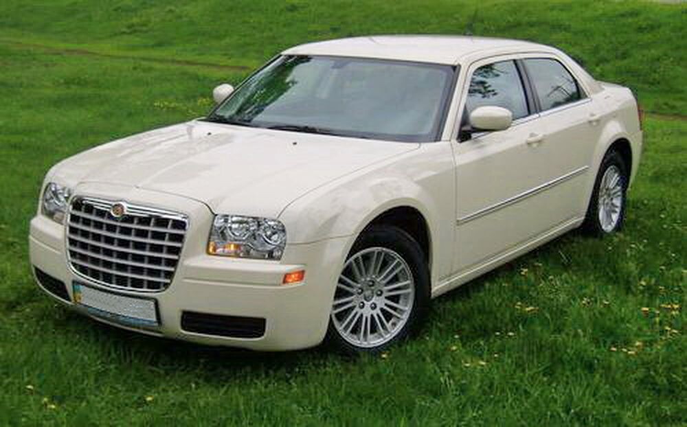 130 Chrysler 300C ванільний 
