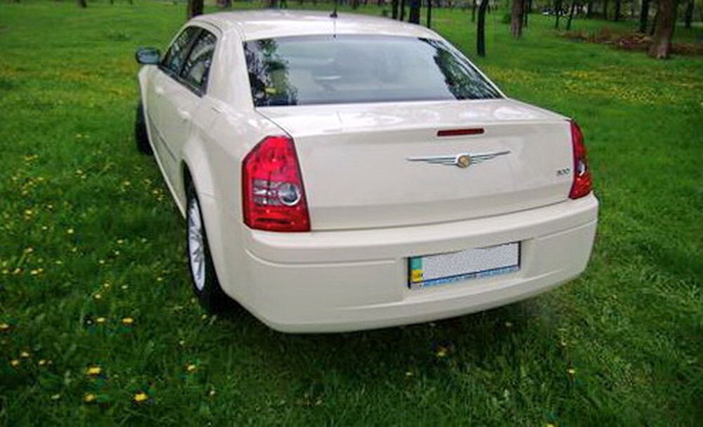 130 Chrysler 300C ванільний 
