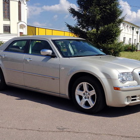 131 Chrysler 300C шампань - авто на весілля у Києві - портфоліо 2
