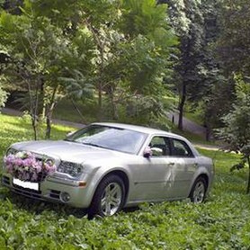 138 Chrysler 300C сріблястий - авто на весілля у Києві - портфоліо 2
