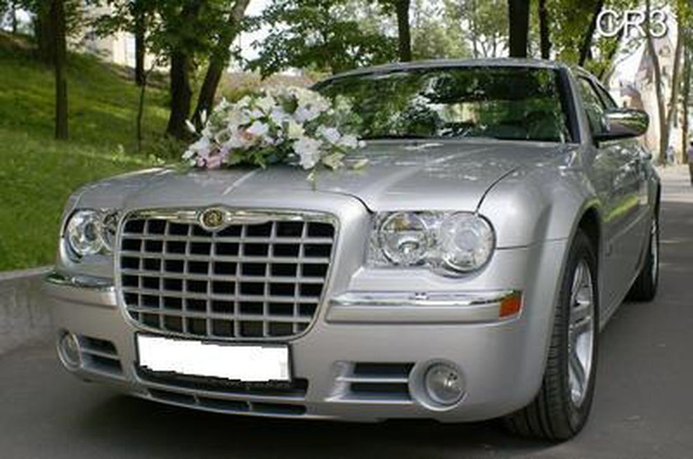 138 Chrysler 300C сріблястий 