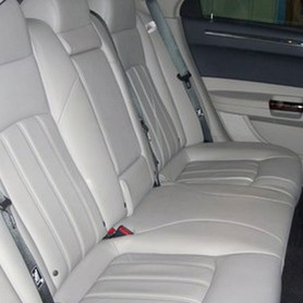 138 Chrysler 300C сріблястий - авто на весілля у Києві - портфоліо 6