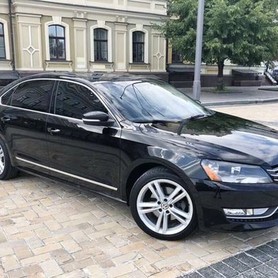 142 Volkswagen Passat B8 чорний - авто на весілля у Києві - портфоліо 1