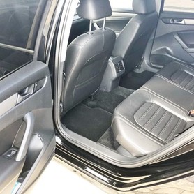 142 Volkswagen Passat B8 чорний - авто на весілля у Києві - портфоліо 4