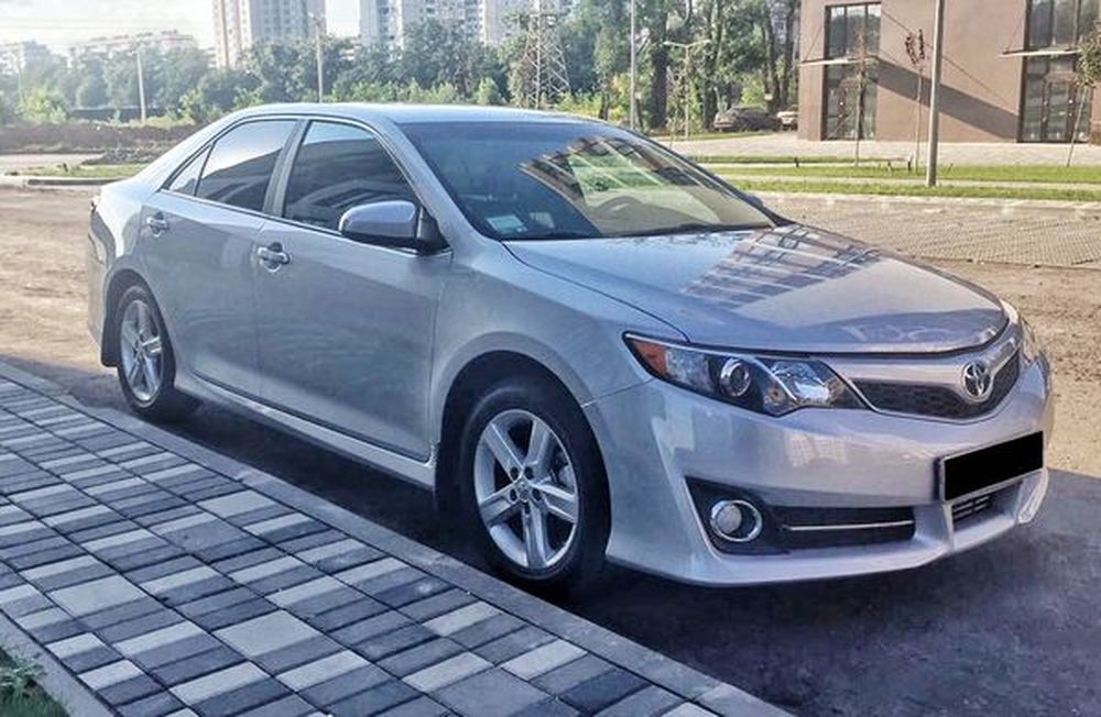 148 Toyota Camry V50 срібляста 