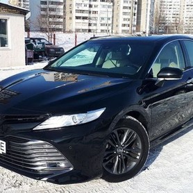 150 Toyota Camry V70 чорна 2019 - авто на весілля у Києві - портфоліо 2