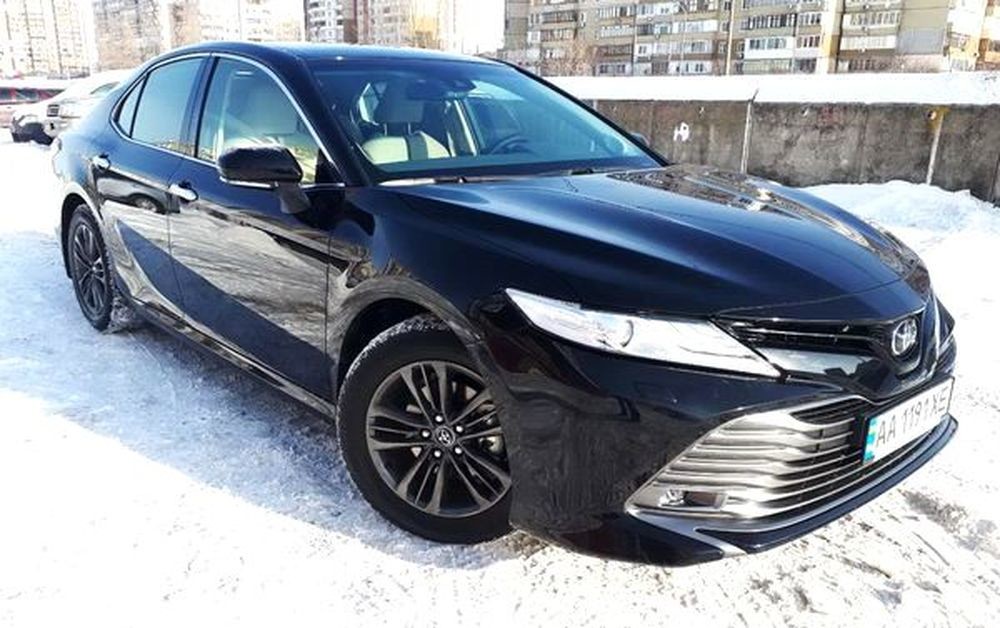 150 Toyota Camry V70 чорна 2019 