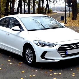 167 Hyundai Elantra 2018 білий - авто на весілля у Києві - портфоліо 3