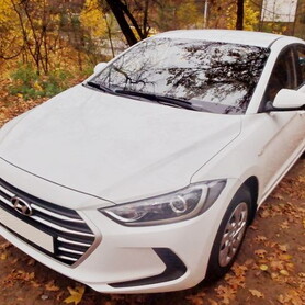 167 Hyundai Elantra 2018 білий - авто на весілля у Києві - портфоліо 4