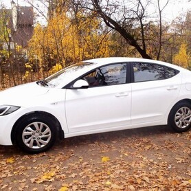 167 Hyundai Elantra 2018 білий - авто на весілля у Києві - портфоліо 5