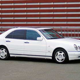 174 Mercedes-Benz W210 білий - авто на весілля у Києві - портфоліо 2