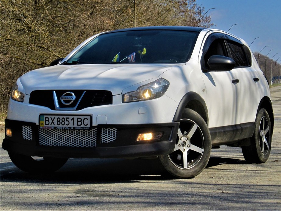 NISSAN 