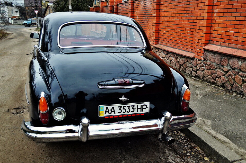 204 Ретро автомобіль ZIM GAZ-12 чорний 