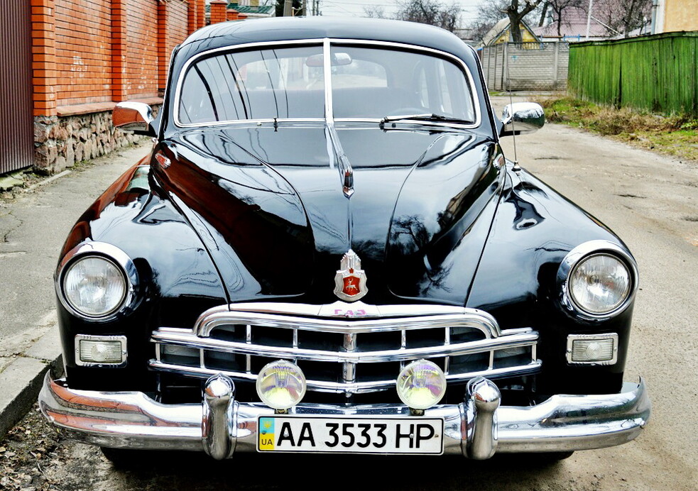 204 Ретро автомобіль ZIM GAZ-12 чорний 