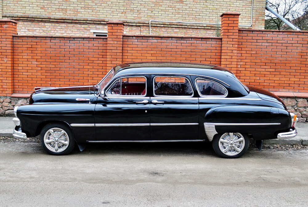 204 Ретро автомобіль ZIM GAZ-12 чорний 