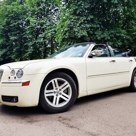 220 Кабріолет Chrysler 300C білий - авто на весілля у Києві - портфоліо 4