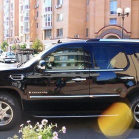 245 Позашляховик Cadillac Escalade - авто на весілля у Києві - портфоліо 3
