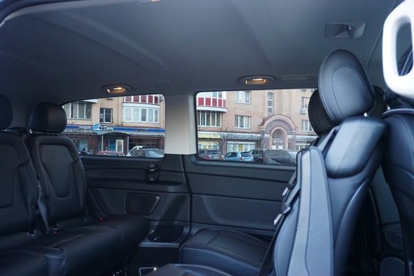 272 Мікроавтобус Mercedes-Benz V-class 2018 рік 