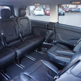 272 Мікроавтобус Mercedes-Benz V-class 2018 рік - авто на весілля у Києві - портфоліо 4