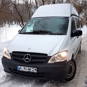 298 Мікроавтобус Mercedes Vito білий - авто на весілля у Києві - портфоліо 1
