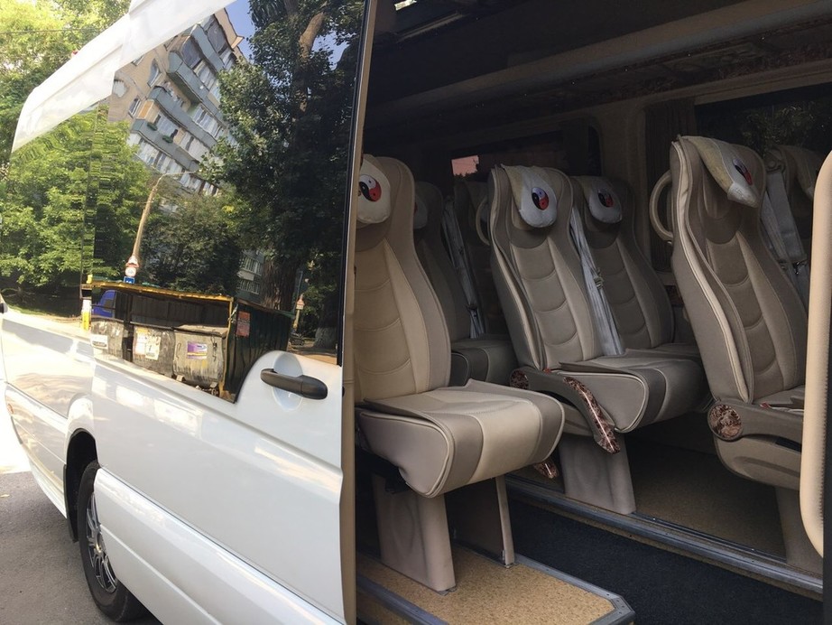 MERCEDES LUXURY SPRINTER WHITE 20passanger 