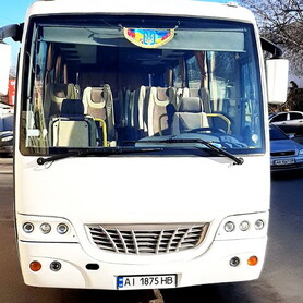 327 Isuzu 30 місць білий - авто на весілля у Києві - портфоліо 3
