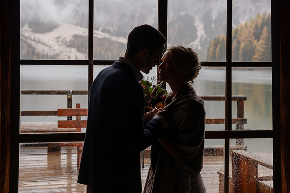 Thaddaeus & Lisa. Lago di Braies. Italy - фото №13