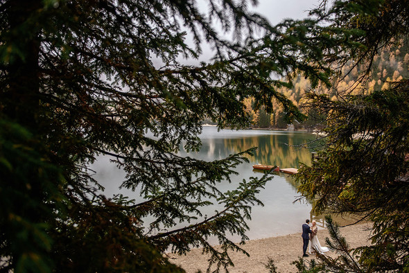 Thaddaeus & Lisa. Lago di Braies. Italy - фото №32