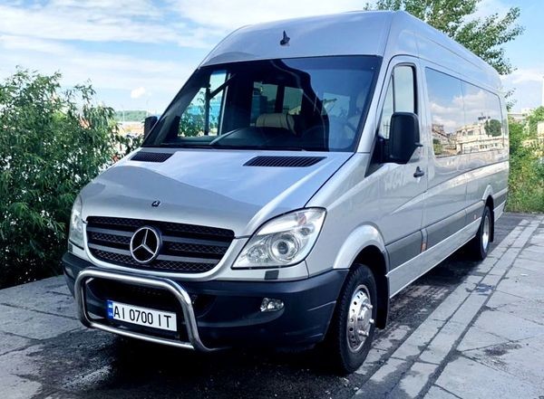 275 Mercedes Sprinter сріблястий 20 місць 