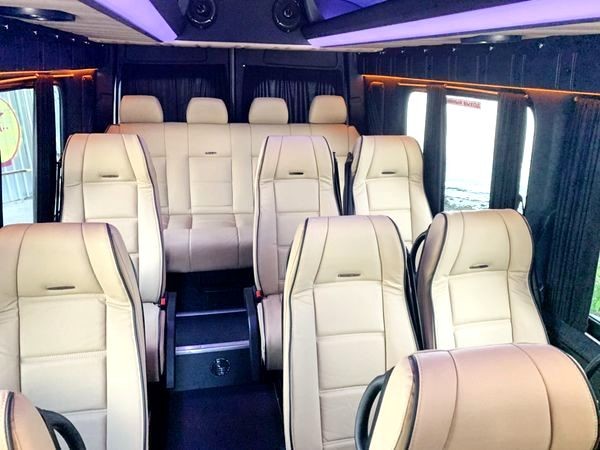 275 Mercedes Sprinter сріблястий 20 місць 