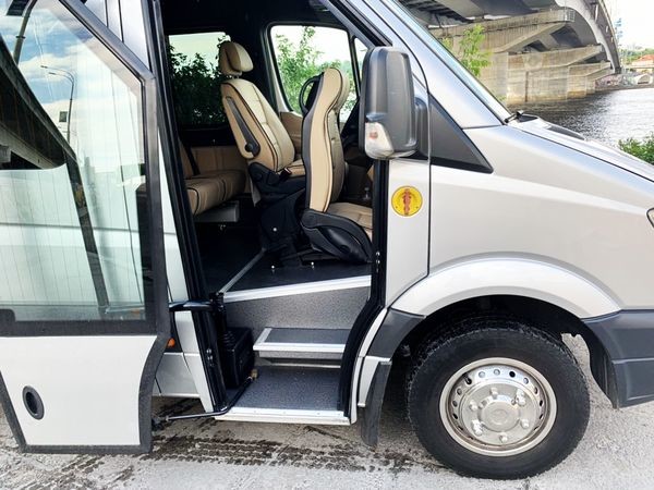 275 Mercedes Sprinter сріблястий 20 місць 