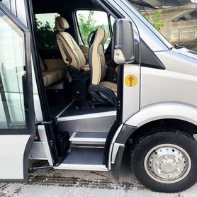 275 Mercedes Sprinter сріблястий 20 місць - авто на весілля у Києві - портфоліо 3