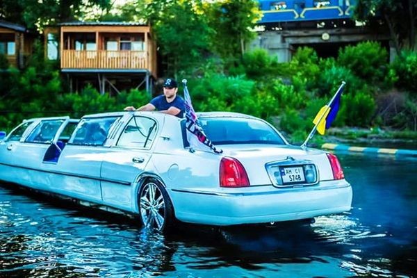 Перший аква Aqua-Limousine у світі!!! 
