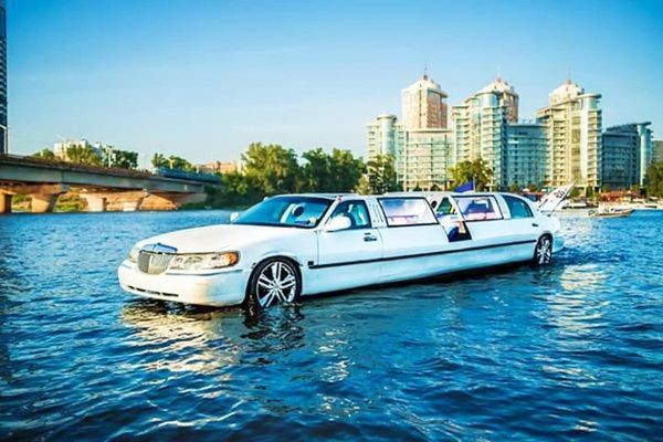 Перший аква Aqua-Limousine у світі!!! 