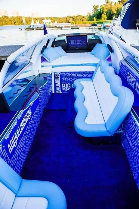 Перший аква Aqua-Limousine у світі!!! 
