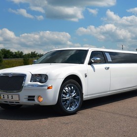 ЛИМУЗИН CHRYSLER С 300 (VIP) ЛЮК! - авто на весілля у Києві - портфоліо 2
