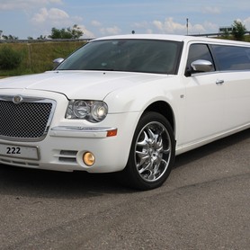 ЛИМУЗИН CHRYSLER С 300 (PREMIUM) - авто на весілля у Києві - портфоліо 6