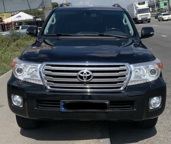 TOYOTA Land Cruiser 200 