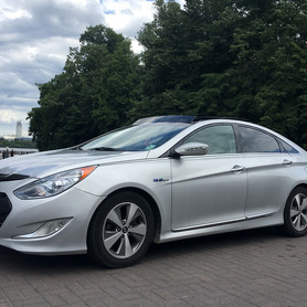 Хюндай Соната Hybrid - авто на весілля у Києві - портфоліо 3