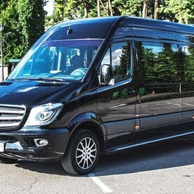 181 Mercedes Sprinter чорний vip 12 місць - авто на весілля у Києві - портфоліо 1